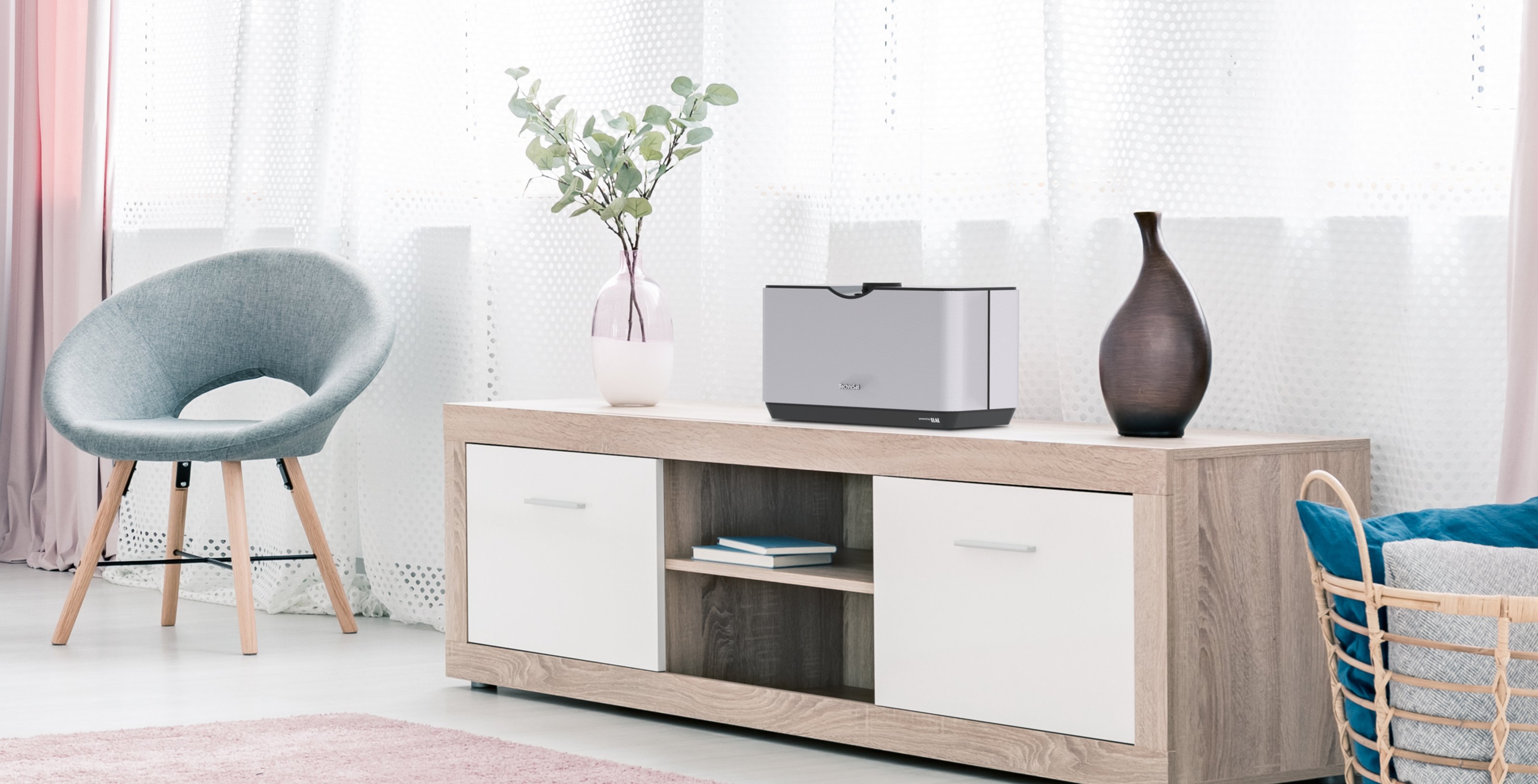 Er kann alles sein: Rockstar, Pianist oder Orchester.